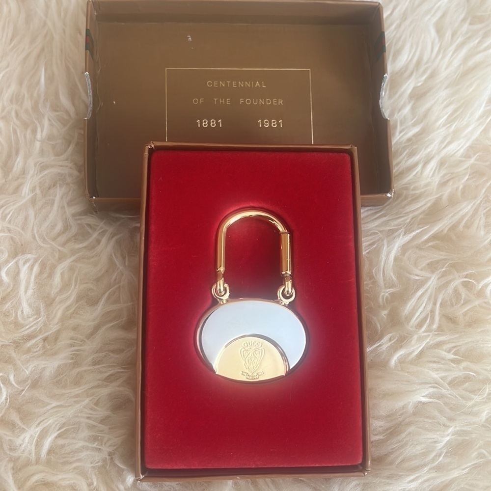Vintage NIB 1981 GUCCI Key Ring Centennial Of The Founder - Picture 6 of 7